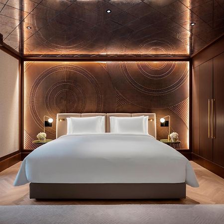 Almanac Palais Vienna Hotell Eksteriør bilde A bedroom at The Edition