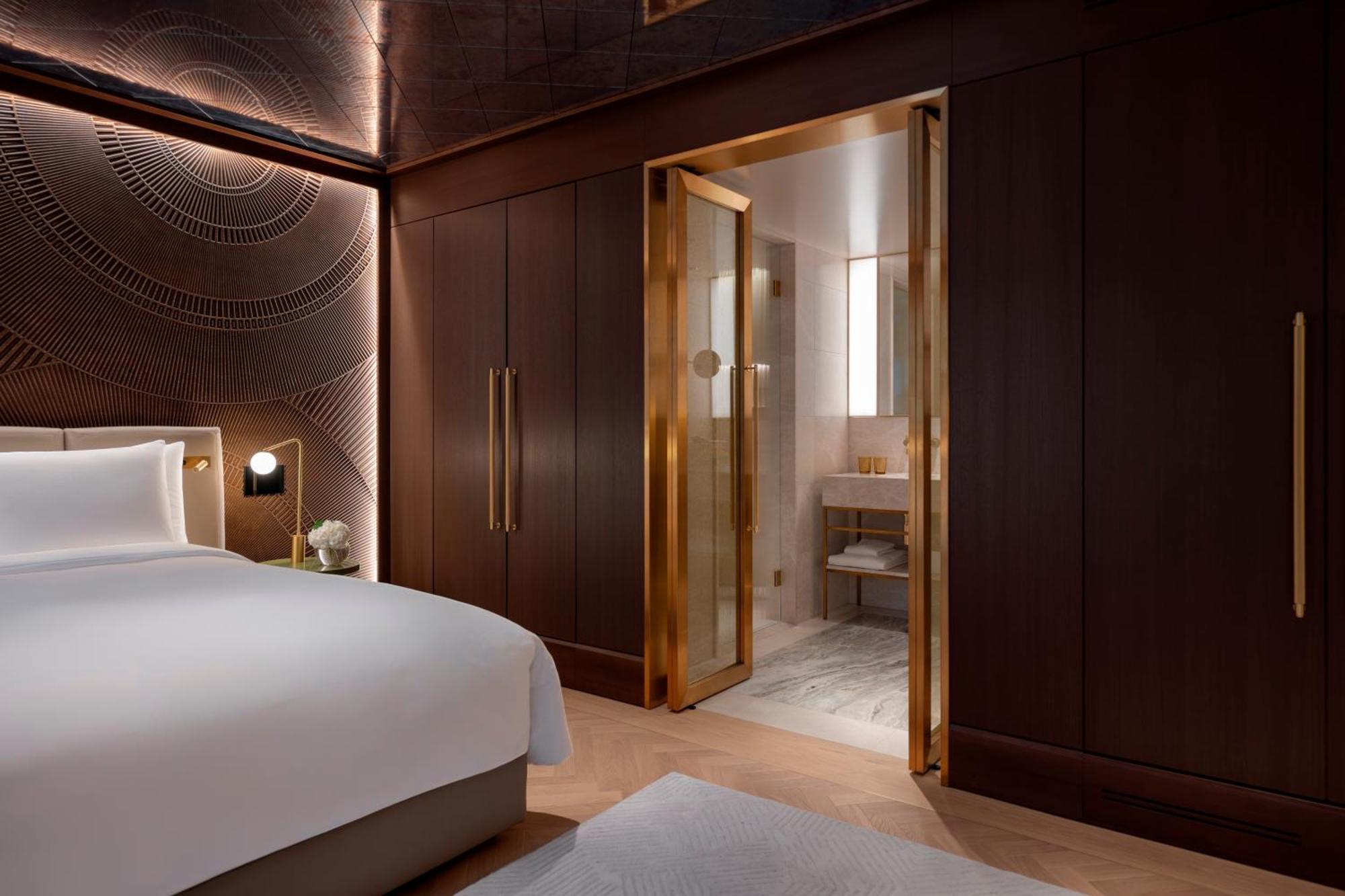 Almanac Palais Vienna Hotell Eksteriør bilde A bedroom at The London Edition