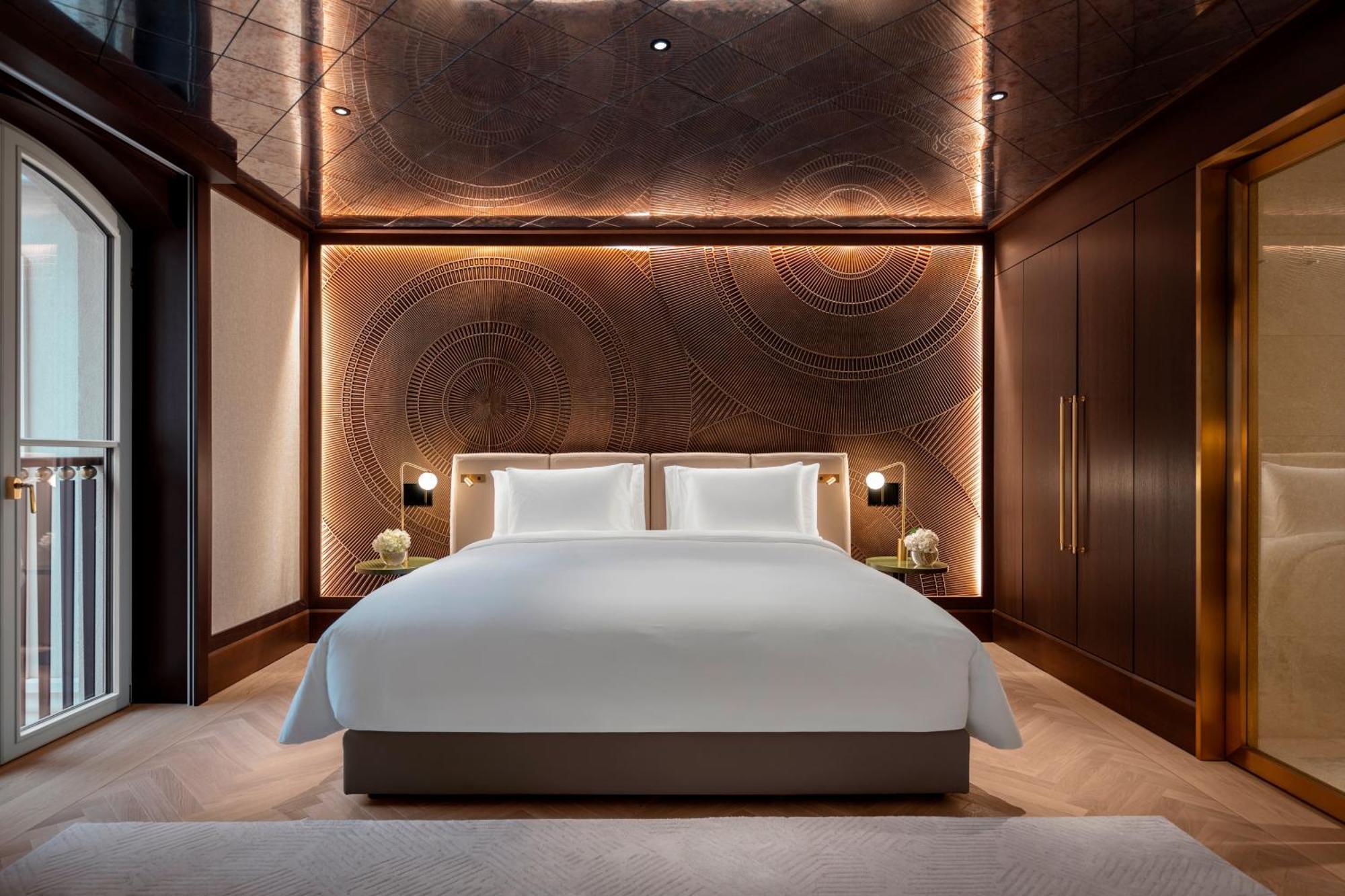 Almanac Palais Vienna Hotell Eksteriør bilde A bedroom at The Edition
